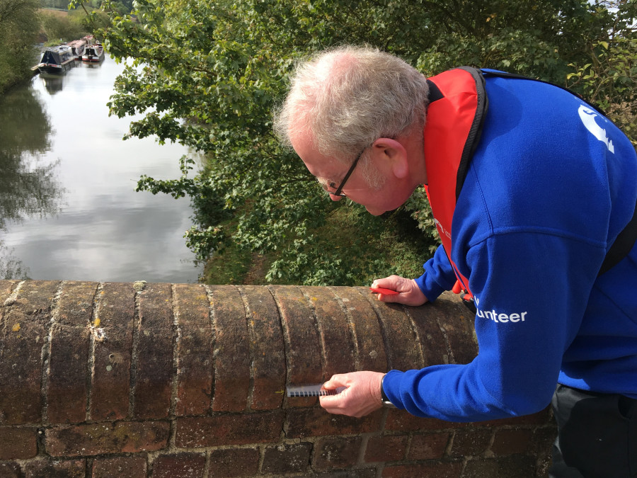 Phil Hicks, retired civil engineer, assisting on a bridge Principal Inspection, Grand Union Canal by Laura Diez Balbas